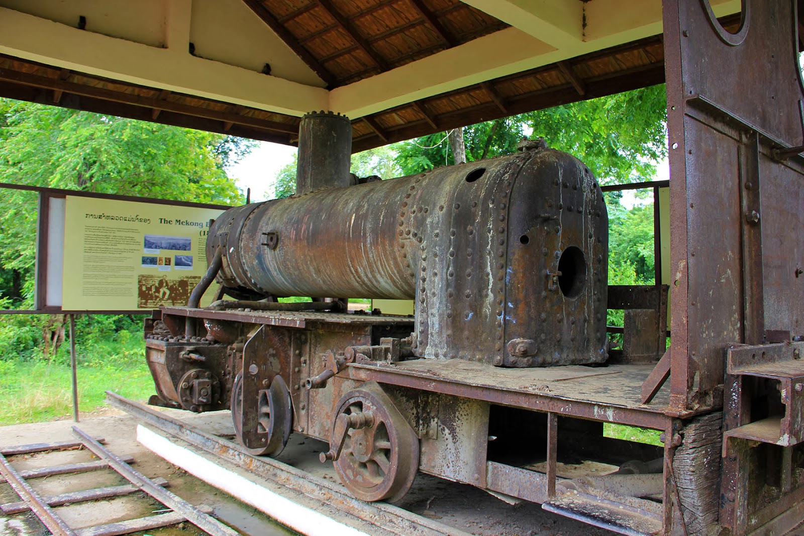 The historic French locomotive on Don Khone