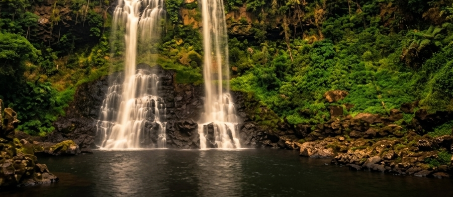 The twin torrents of Tad Yeuang waterfall