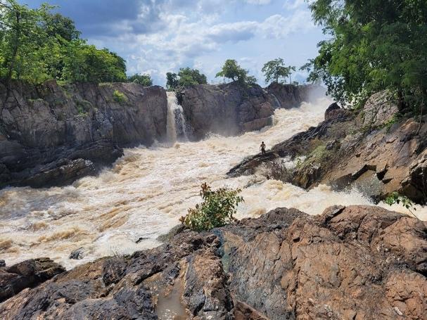 The massive turbulent waters of Khone Phapeng