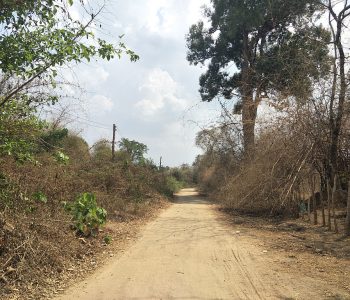 dusty-trail-to-khone-Yai-beach